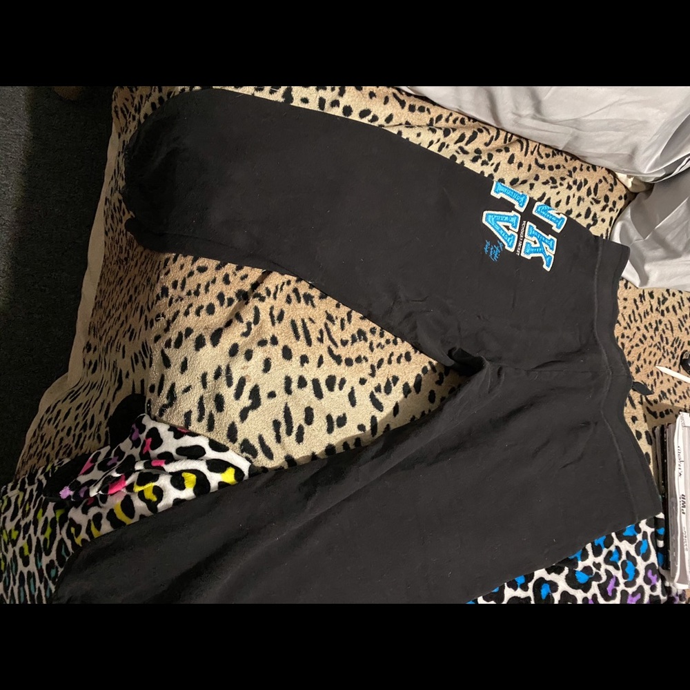 Victoria’s secret sweats size large